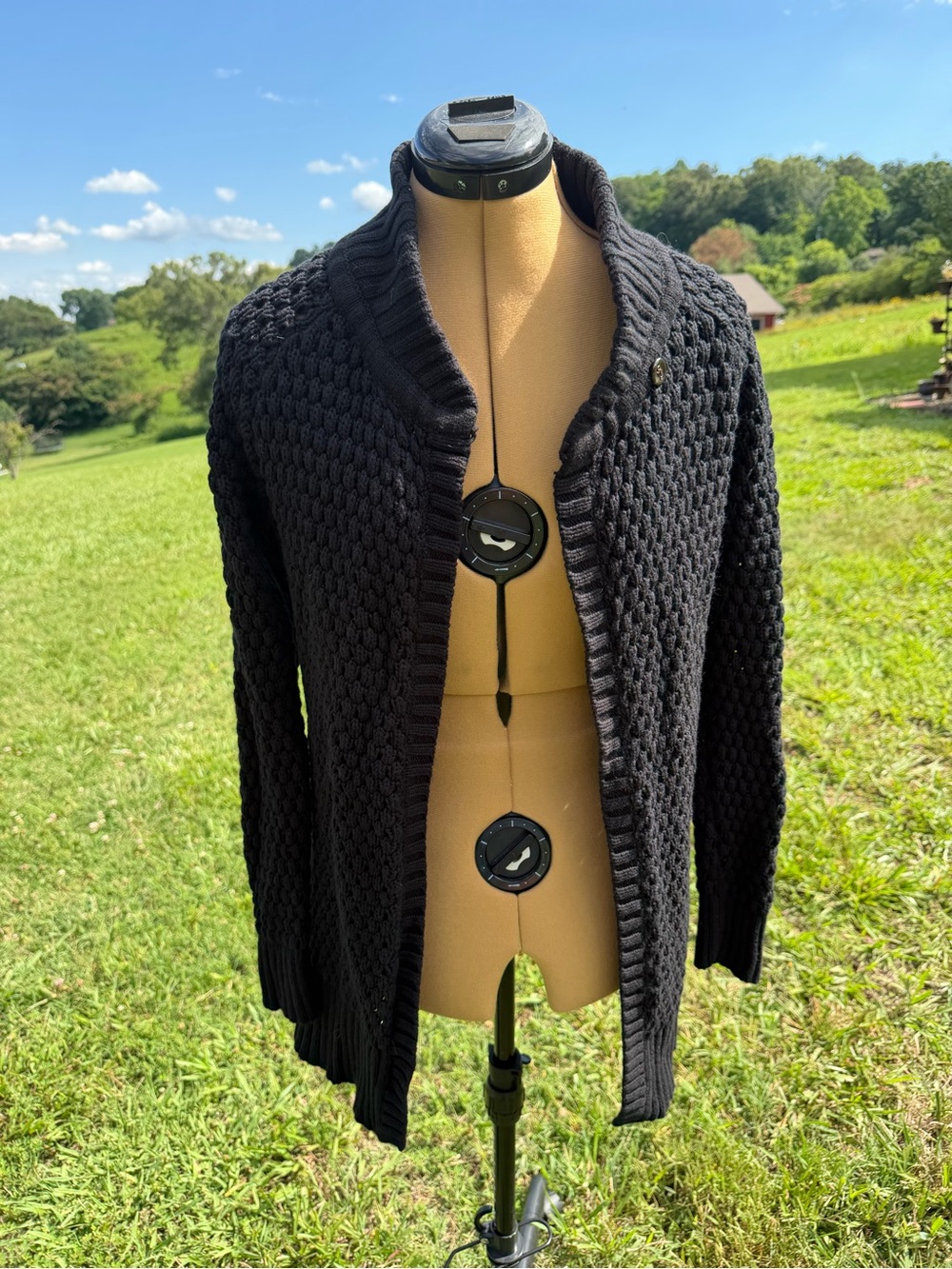 Vintage Eddie Bauer sweater. Size medium. Black